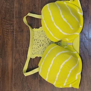 Lane Bryant front close bra